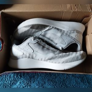 New Balance Beaya size 10W